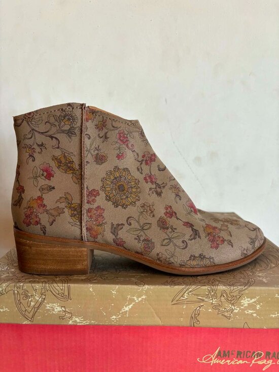 American Rag Jolenel - Jolenel Model (Taupe Floral) Women\'s Size 8.5 - P1 main image 4